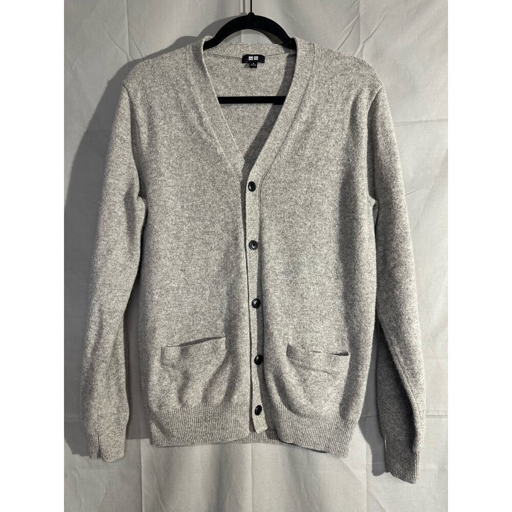 Uniqlo Cardigan Sweater Mens Medium Gray 100% Wool Button Pocket Academia